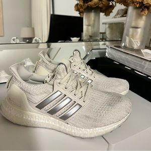 Adidas UltraBoost: Game Of Thrones x Wmns UltraBoost 4.0 'House Targaryen'